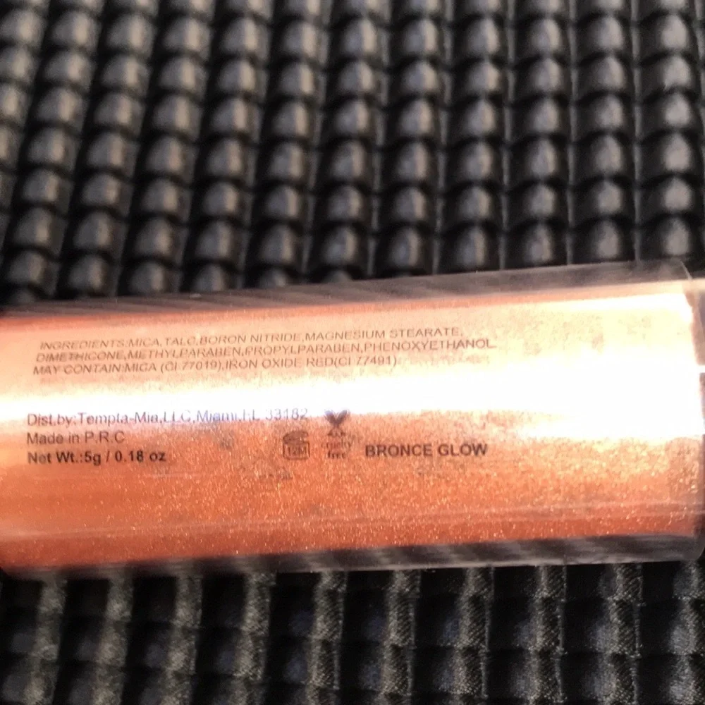 🆕Tempta Mia Mineral Powder Brush (Bronze Glow)